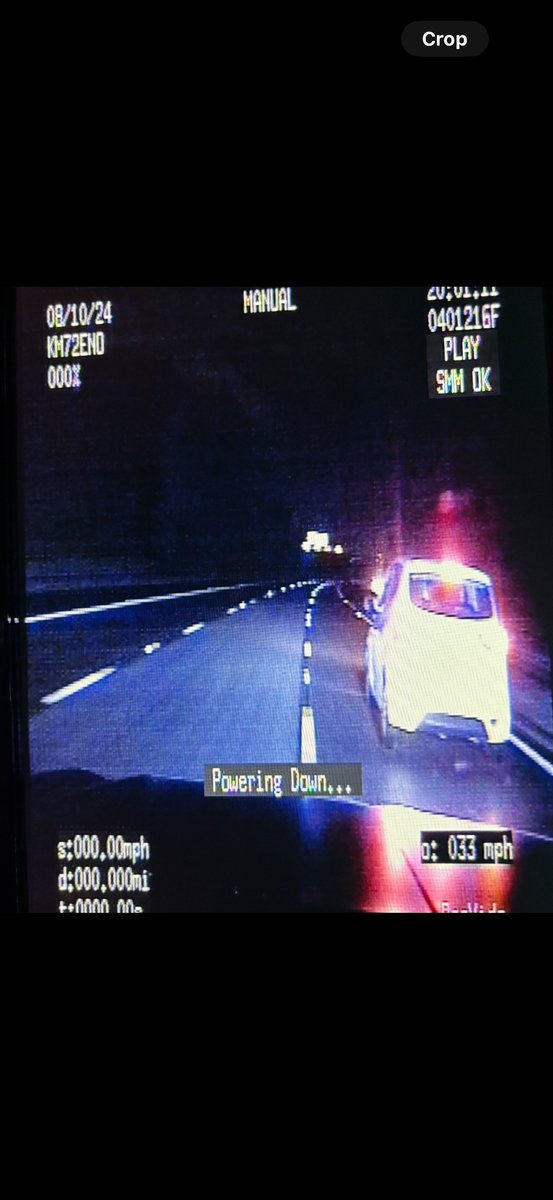 This middle lane hogger on the M62 didn’t wish to move to lane 1 when encouraged to do so, nor did the driver wish to stop on the hard shoulder when the blue lights came on - instead he stops in live lane 3. Utterly ridiculous. Driver reported #MRPU #SYN1