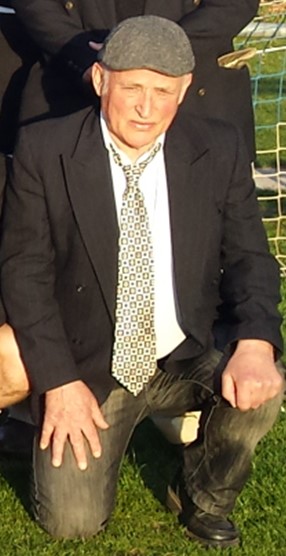 ElstowAbbeyFC's tweet photo. We are sad to hear of the passing of former manager John 'Buzz' Leeson. A legend of the local Football scene he took over The Abbey at a difficult time in October 2012 leading the club to 2 cup Finals in successive seasons. Forever remembered. #RIPBuzz #UpTheAbbey https://t.co/Vzn06PSZPY