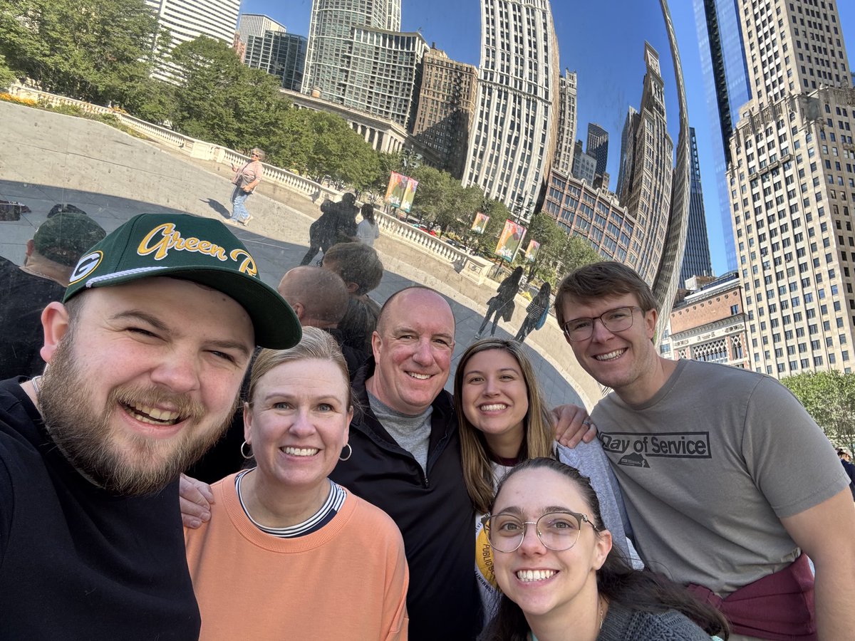 We made it back to Chitown! Great city with so much history. Coming home tomorrow to my other fav place - ⁦<a href="/CityofPhoenixAZ/">City of Phoenix, AZ</a>⁩!