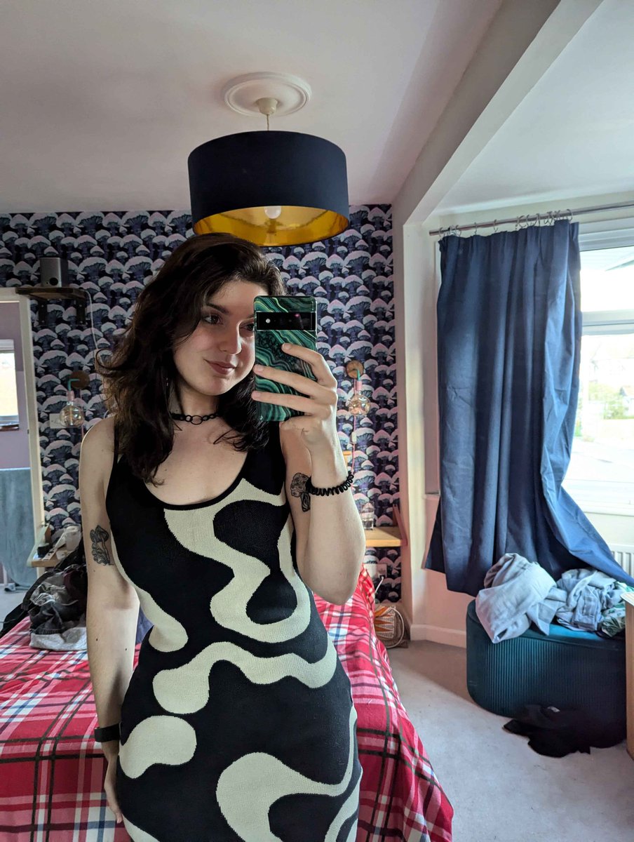 utter_pest's tweet image. i'm still alive i'm just kinda healthy atm so i haven't got anything funni to sya. hope ur all well

i bought a 2m hoe mirror