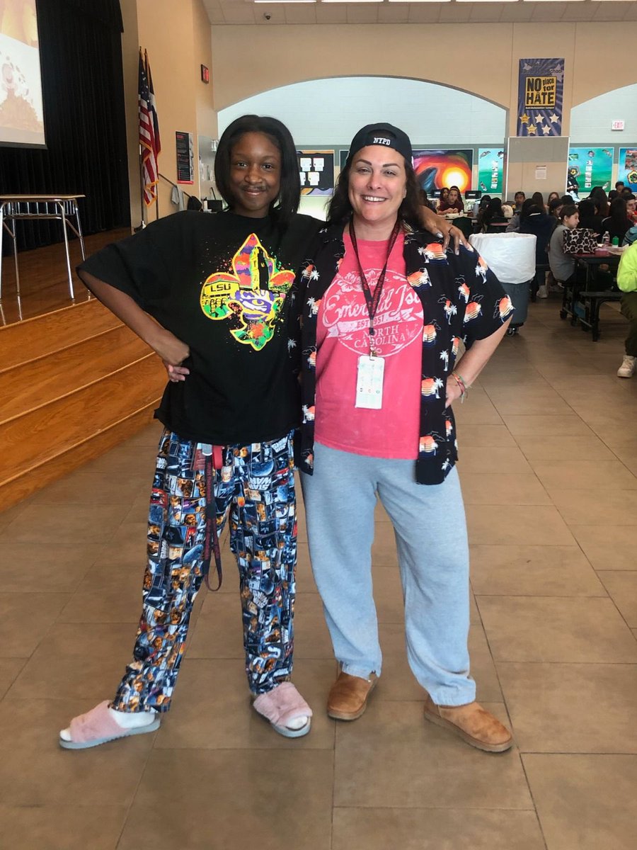 RodeoPalms's tweet photo. RPJH celebrating homecoming week with MHS! #hookahey @ManvelHS https://t.co/hUhXy0K986