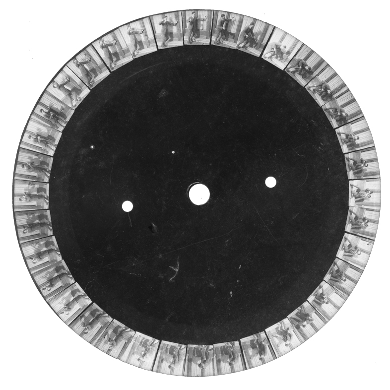RealPreCinema's tweet photo. This Cinematographe used an #incandescent lamp and operated either by a clockwork movement, by hand using a small crank. 

Huet installed a #magnifying glass in front of the glass disk at the top where the motion was viewed. 

Image Tangible Media Collection. https://t.co/JMKopYiQqB