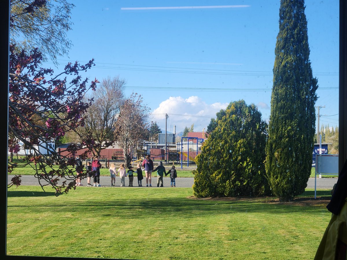 Had a fantastic night at the Balfour fire brigade last night for a farmers BBQ for the weather we have been dealing with. I absolutely love and am so proud of my daughter and her friends for how they take care of the little ones in our community ❤️