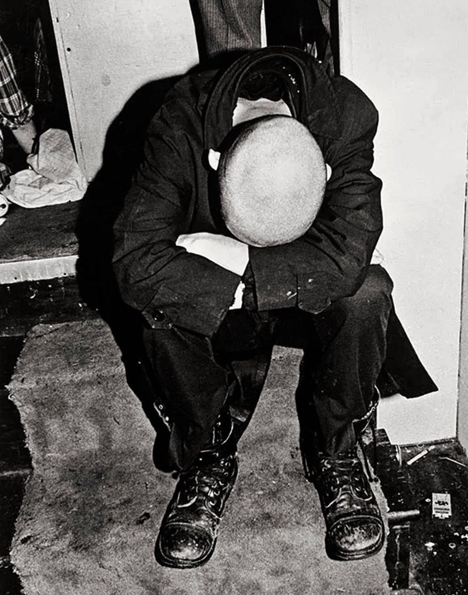 SurfThrash's tweet photo. Ian MacKaye's brother Alec MacKaye
Photographed by Susie J Horgan https://t.co/3OJxkRx0FC