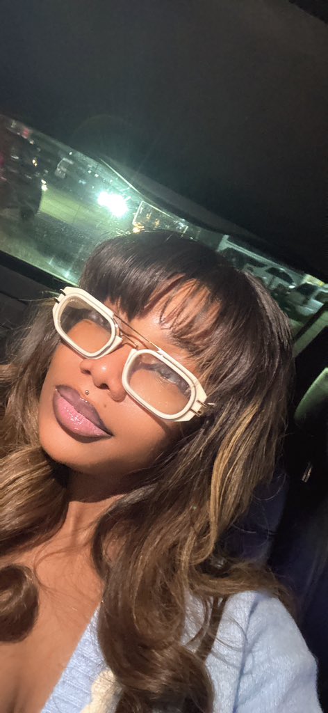 Symply_Tacha's tweet photo. with glasses, or without?? https://t.co/d6lhz6GODY