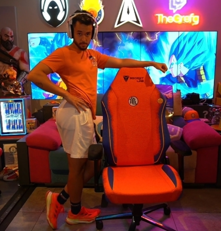 Hola <a href="/secretlabchairs/">Secretlab</a>, 

He hecho un unboxing en directo de la silla de Dragon Ball pero mis viewers quieren una para ellos. Podría sortear una?

Saludos cordiales y un beso en el ano 🧡😘