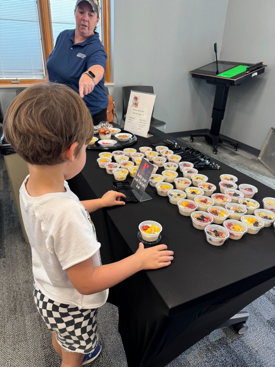 HSESchools's tweet image. 🔥 A tasty showdown is cooking up! 🔥
@hsefoodservices spiced things up with a special tasting event this afternoon. Each school café served up a new dish, and our judges devoured every bite!

Who will win the golden spatula and make the December menu? Stay tuned for the sizzlin'…