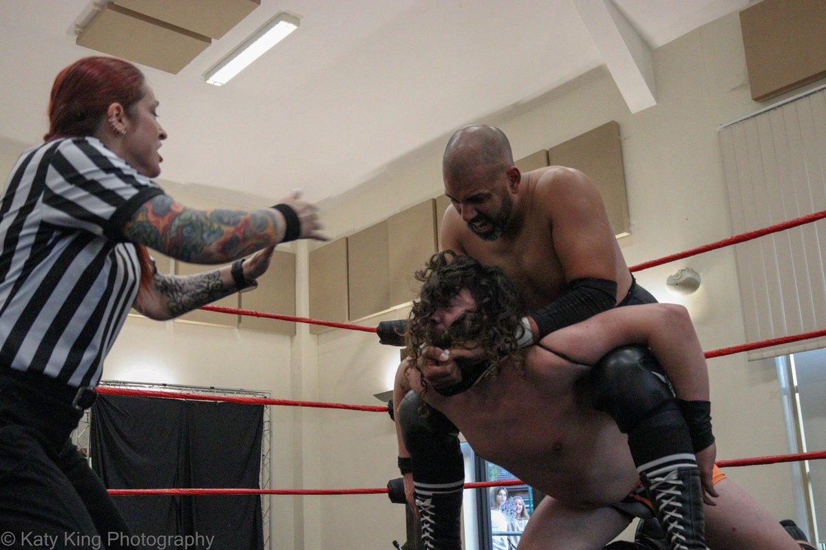 The DDT King (@rjsinghisking) on Twitter photo Just three friends enjoying the moment <a href="/TIG_pw/">TIG π©οΈ</a> <a href="/lilith_refs/">Lilith: Pro-Wrestling Referee π¦</a>
πΈ- Katy King <a href="/WIN_Wrestling/">WIN Wrestling</a> Just three friends enjoying the moment <a href="/TIG_pw/">TIG π©οΈ</a> <a href="/lilith_refs/">Lilith: Pro-Wrestling Referee π¦</a>
πΈ- Katy King <a href="/WIN_Wrestling/">WIN Wrestling</a>