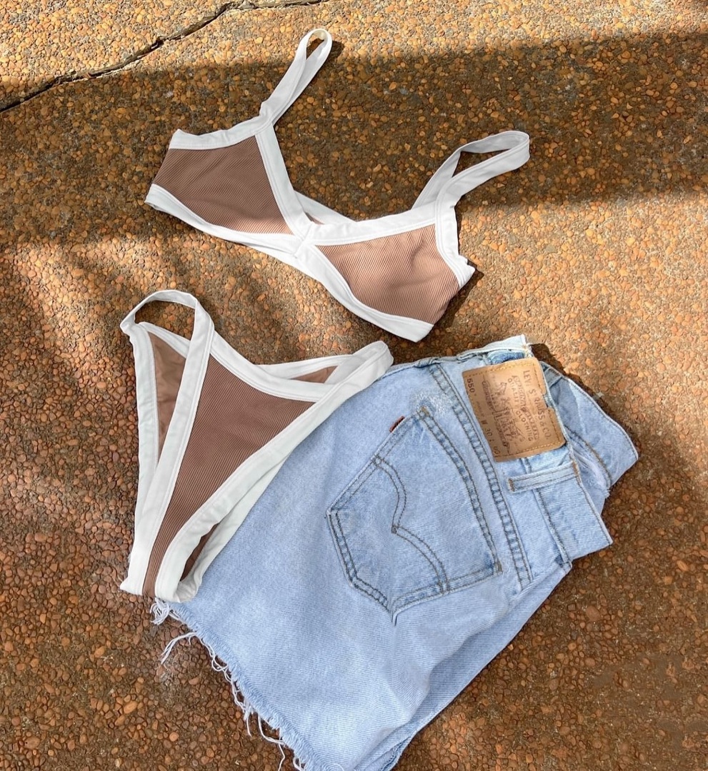 SwimwearWorld's tweet image. Where laid-back meets luxe ✨☁️
.
.
.

#LaidBackLuxe #EffortlessStyle #NeutralVibes #DenimDays #BikiniGoals #BeachChic #SummerEssentials #ResortWear #MinimalistFashion instagr.am/p/DA4GruuuWxW/