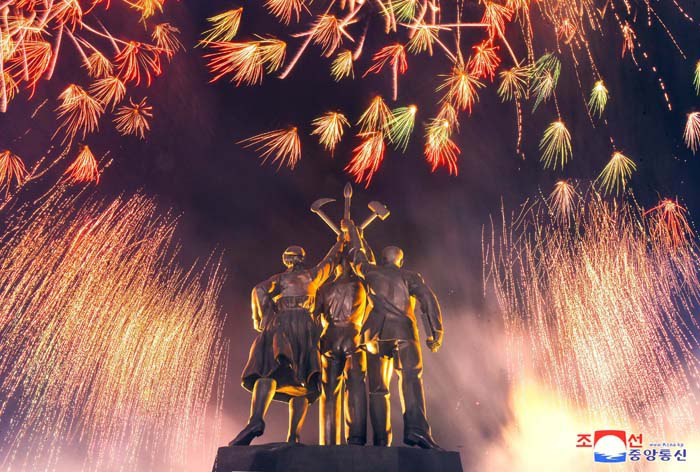 KFAspain's tweet photo. ¡Viva el 75 aniversario del Glorioso Partido del Trabajo de Corea, corazón del pueblo coreano, fundado por el Eterno Presidente KIM IL SUNG!

#Corea #Korea #RPDC #DPRK #Chosonunhanada #CoreaEsUna #KoreaIsOne #한국 #조선로동당 #조선노동당 #조선 #하나 https://t.co/Lbiq11iKAP