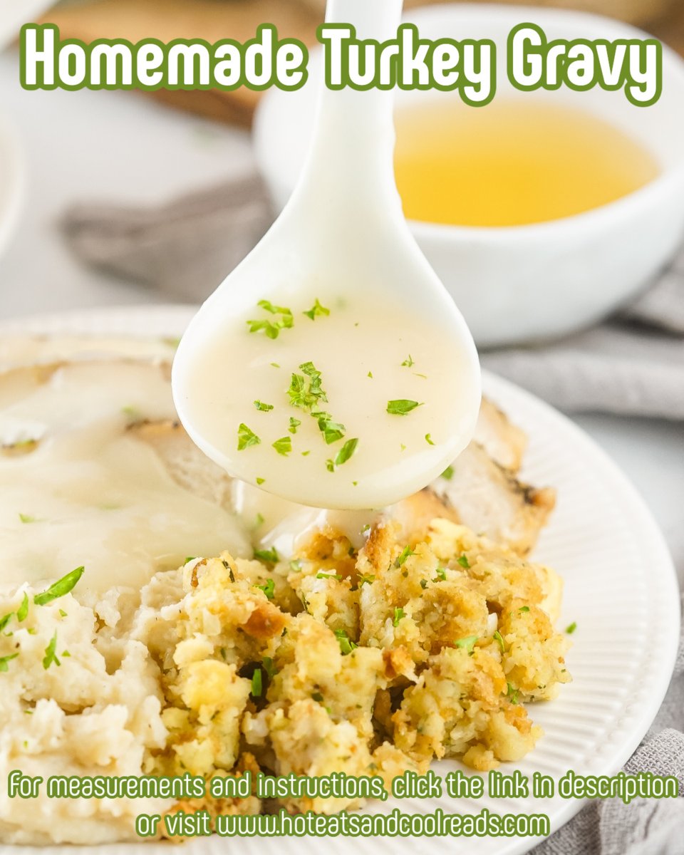 Homemade Turkey Gravy 💚🤍💚 View and print recipe: bit.ly/3ZXiruT Pin it for later: pinterest.com/pin/2503016917… Homemade Turkey Gravy made with turkey drippings is easy and perfect for Thanksgiving or Christmas! This recipe turns out perfect every time!