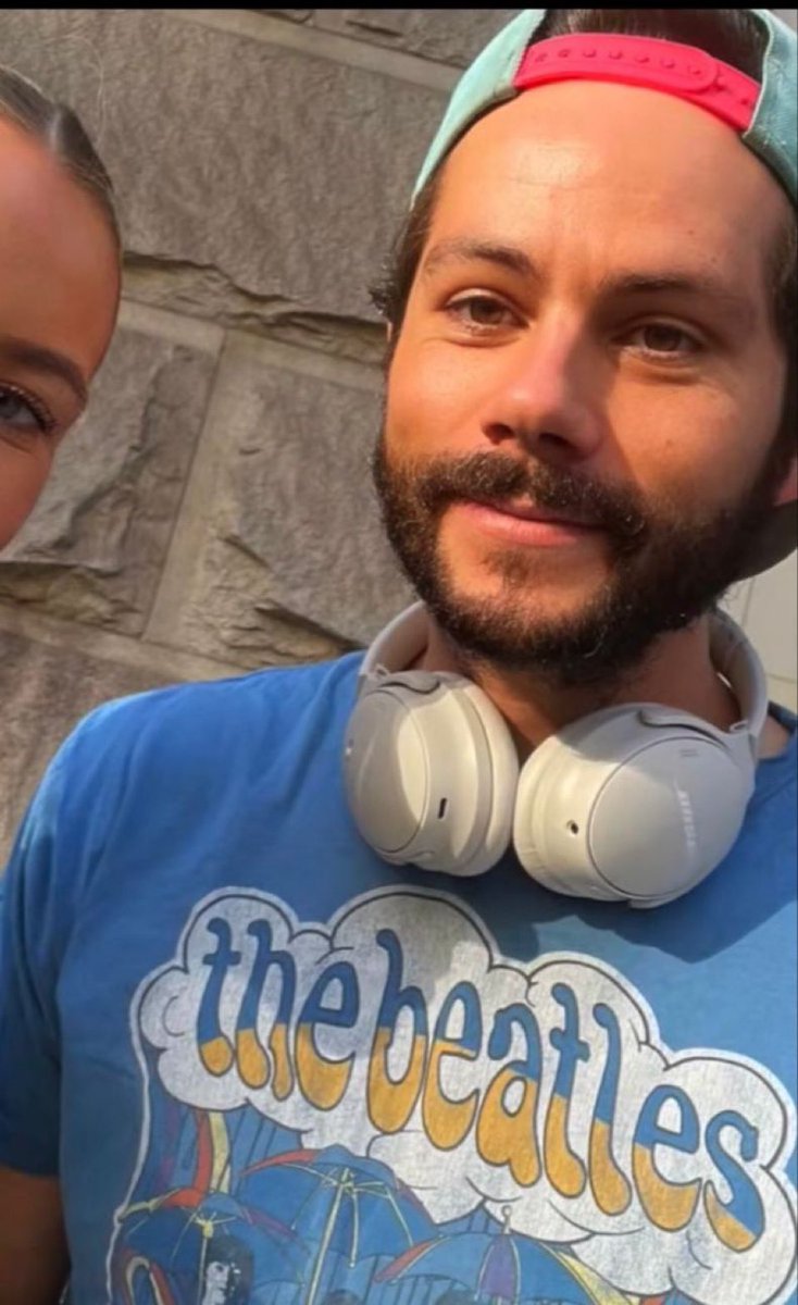 ca11mebiles's tweet image. SHUT THE FUCK UP HE’S WEARING ONE OF STILES STILINSKI’S SHIRTS IN 2024