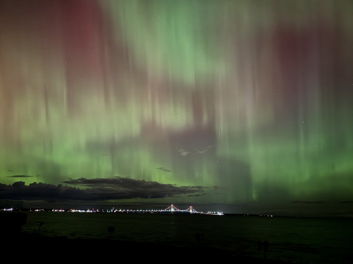 The northern lights over the Mackinac Bridge  (h/t Mackinac City Chamber)