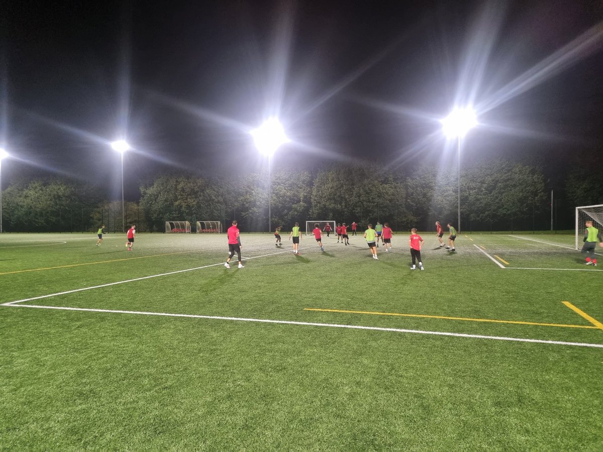 CaerauDistrict's tweet image. Great shift from the lads with good numbers tonight 👏🏼 💪🏼 #jayevanslovesawinninggoal #returnofthedezzzzzzzzzzzz #getbullyafawjacket