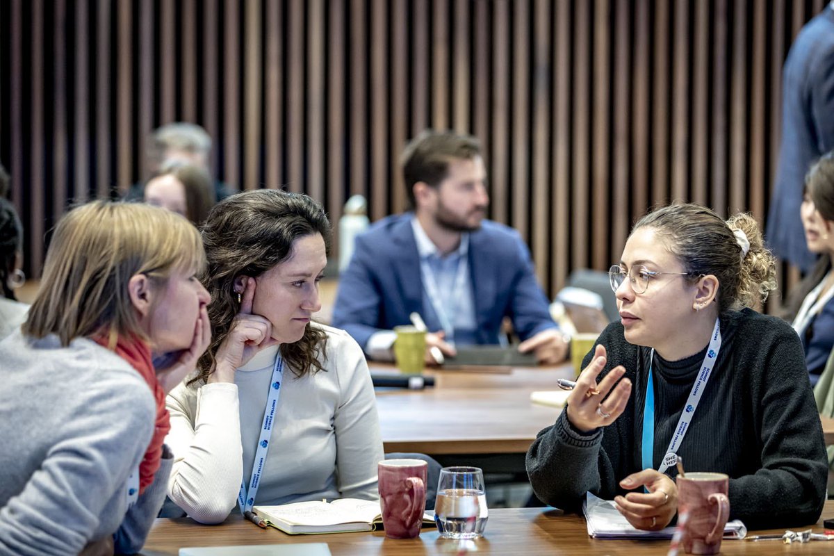 Bruna Martins Garcia (@brunamartinsga2) on Twitter photo The joy of talking about bringing minorities into STEM! ♥️ <a href="/AndreadAquino7/">Andrea d'Aquino</a> <a href="/ErinHuiting/">Erin Huiting</a> <a href="/SchmidtFellows/">Schmidt Science Fellows</a> The joy of talking about bringing minorities into STEM! ♥️ <a href="/AndreadAquino7/">Andrea d'Aquino</a> <a href="/ErinHuiting/">Erin Huiting</a> <a href="/SchmidtFellows/">Schmidt Science Fellows</a>