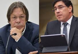 Eclides3's tweet image. Éstos son los 2 miserables sacamicas al servicio del Uberrimo, que pretenden dar el Golpe de Estado al presidente Gustavo Petro.
 11 millones de colombianos estamos en máxima alerta.