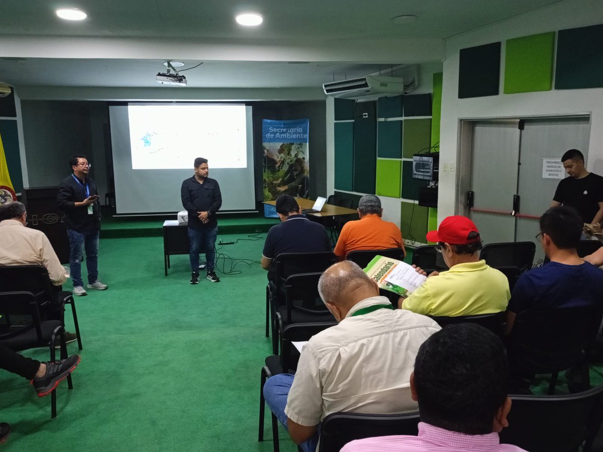 Proyecto Biocarbono Orinoquia (@biocarbono_) on Twitter photo 🌦 #Hoy en Villavicencio se llevó a cabo la Mesa Técnica Agroclimática del Meta 🌱 con la participación de <a href="/CORMACARENA/">Cormacarena</a> <a href="/ICACOLOMBIA/">ICA Colombia</a> <a href="/SomosAGROSAVIA/">AGROSAVIA</a> y más, presentando proyecciones climáticas para octubre. 🌾📊 #Clima #Biocarbono #Meta 🌦 #Hoy en Villavicencio se llevó a cabo la Mesa Técnica Agroclimática del Meta 🌱 con la participación de <a href="/CORMACARENA/">Cormacarena</a> <a href="/ICACOLOMBIA/">ICA Colombia</a> <a href="/SomosAGROSAVIA/">AGROSAVIA</a> y más, presentando proyecciones climáticas para octubre. 🌾📊 #Clima #Biocarbono #Meta