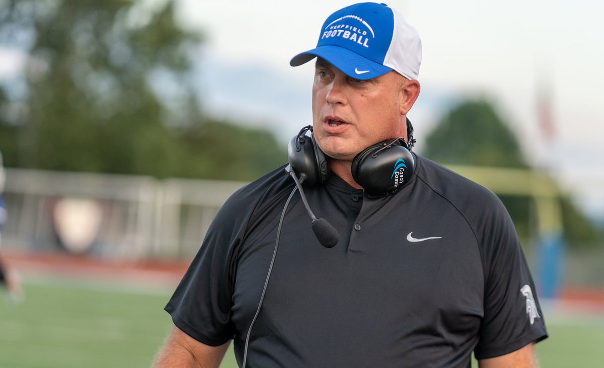 It's a sad day in Westmoreland County sports.

Longtime area football coach Rich Bowen has passed away after a battle with cancer. 

He was a great coach and a truly genuine, good person. We will miss seeing him.

RIP coach. 🙏🙏