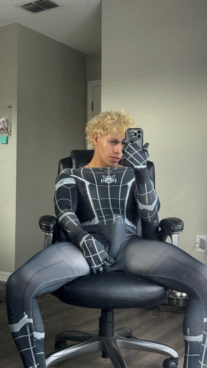 Content from sneakychrisss