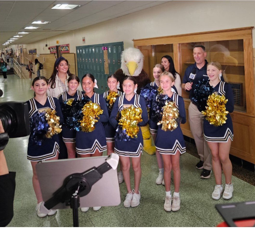 Ms. Bulla✨ tweet media