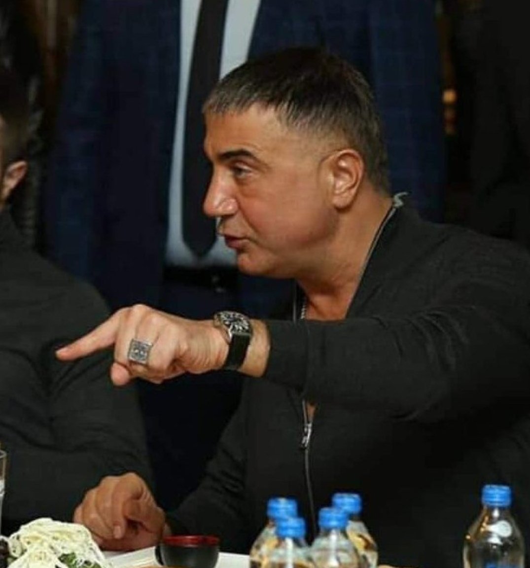 Bir millet, ülküsüne varmak için ırmaklar gibi kan akıtır, yığınlarla can harcar. Ülkü çelik yürekler, demir bilekler, sarsılmaz irâdeler, yüksek ahlâklar ister. Ülkü bir dindir. Kahramanlar ve şehitler ister

REİS SEDAT PEKER

<a href="/sedat_peker/">Sedat Peker</a> #SedatPeker