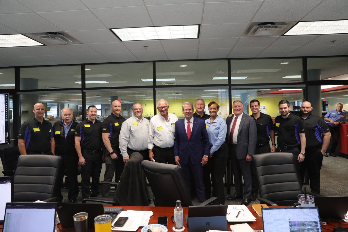 GovKemp's tweet image. Today I had the opportunity to visit the @WaffleHouse Storm Center as we continue to recover from Hurricane Helene and prepare for Hurricane Milton. Thank you to the Waffle House Operations Team for your great work to prepare and inform the public during times like this.