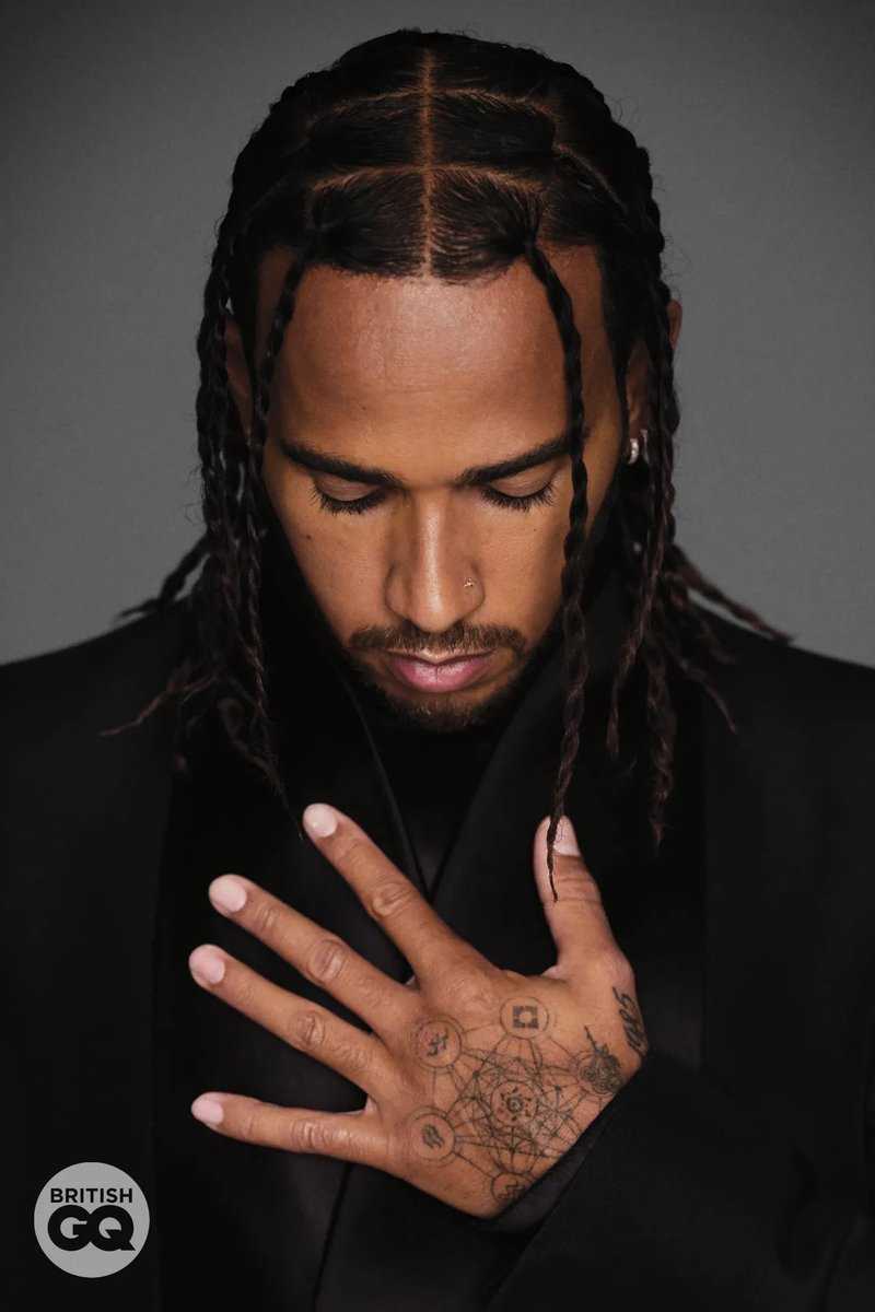 mayatcontreras's tweet photo. From @NYTimes: “Kamala Harris is a fan of Formula One, and she told Howard Stern that her favorite driver was “Lewis Hamilton, of course.”

Same, VP @KamalaHarris, same. #F1 https://t.co/AxcKNNKDta