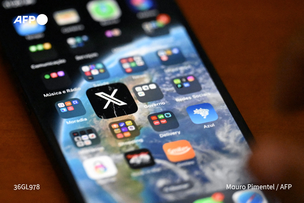 #UPDATE Brazil's Supreme Court said it was lifting a ban on Elon Musk's social network X, which was blocked in its biggest Latin American market for more than a month amid a row over disinformation.

u.afp.com/5DGV by <a href="/ramsahmkow/">Ramón Sahmkow</a>