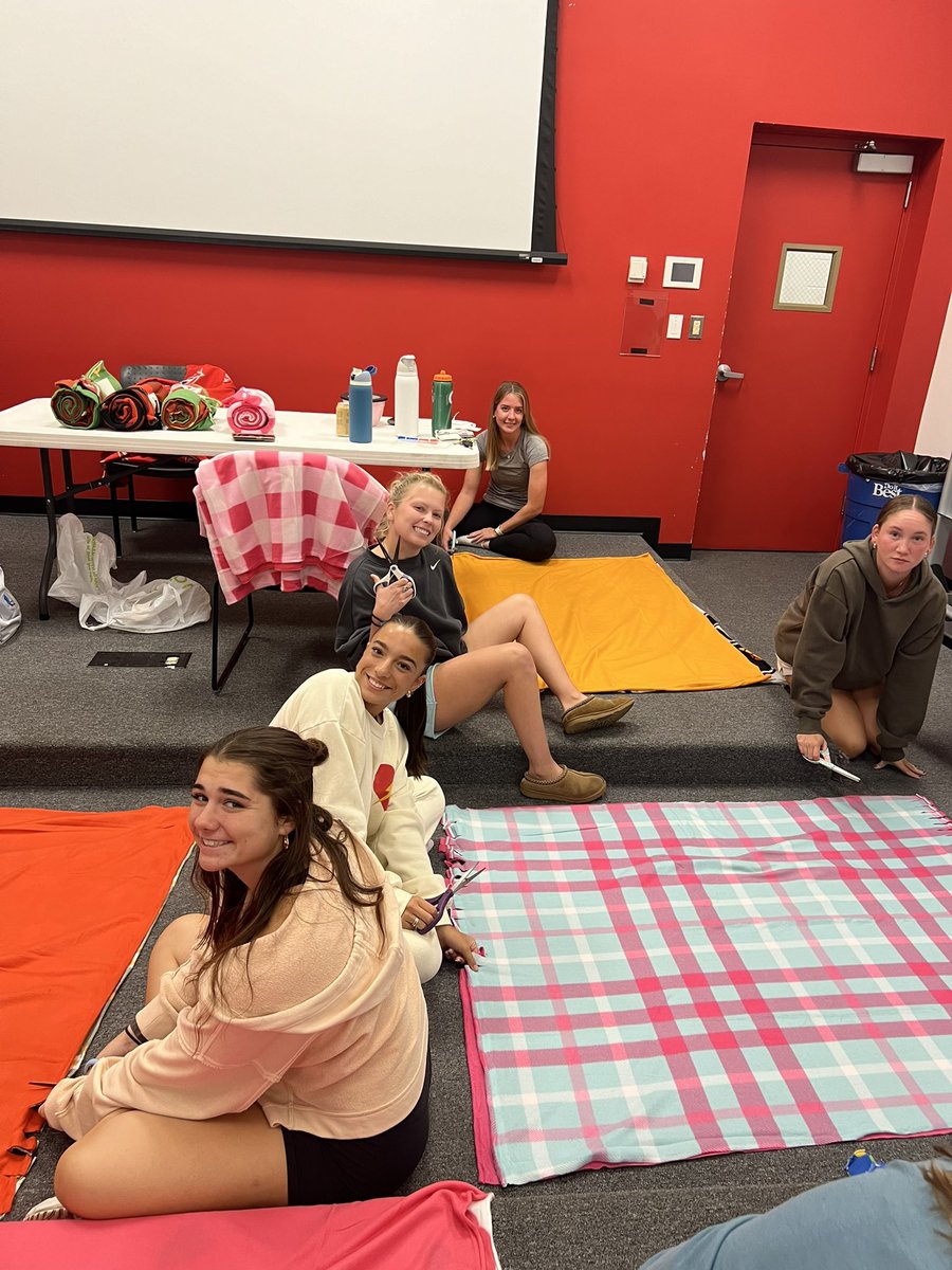 Such a proud ‘mom’ moment seeing the love my team has for their community🛡️
🤍Collecting and donating for a food and clothing drive
🤍Clean up in our local city park
🤍Making blankets for even more donations
#AppalachiaStrong