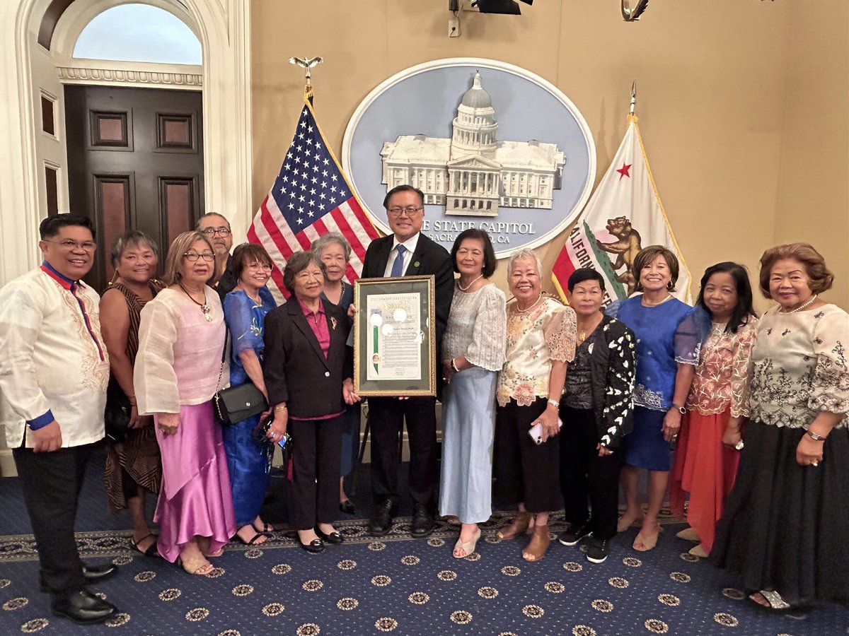 AsmMikeFong's tweet photo. October is #FilipinoAmericanHistoryMonth! 🇵🇭
This year, I was proud to be a co-author of #HR112 declaring October as Filipino American History Month in CA (1/2). https://t.co/RSFf1ke7wf