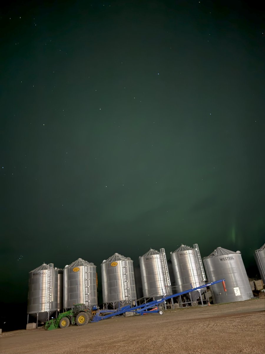 Olds College of Agriculture & Technology (@oldscollege) on Twitter photo The sky put on quite the show for our Smart Farm team and <a href="/TrochuMotors/">Trochu Motors Ltd.</a> as they finished harvest on the precision planter canola field last night!🤩 The sky put on quite the show for our Smart Farm team and <a href="/TrochuMotors/">Trochu Motors Ltd.</a> as they finished harvest on the precision planter canola field last night!🤩