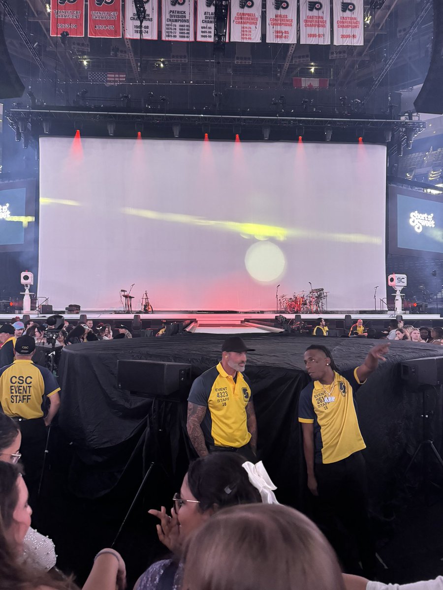 juno pose video about to go crazy