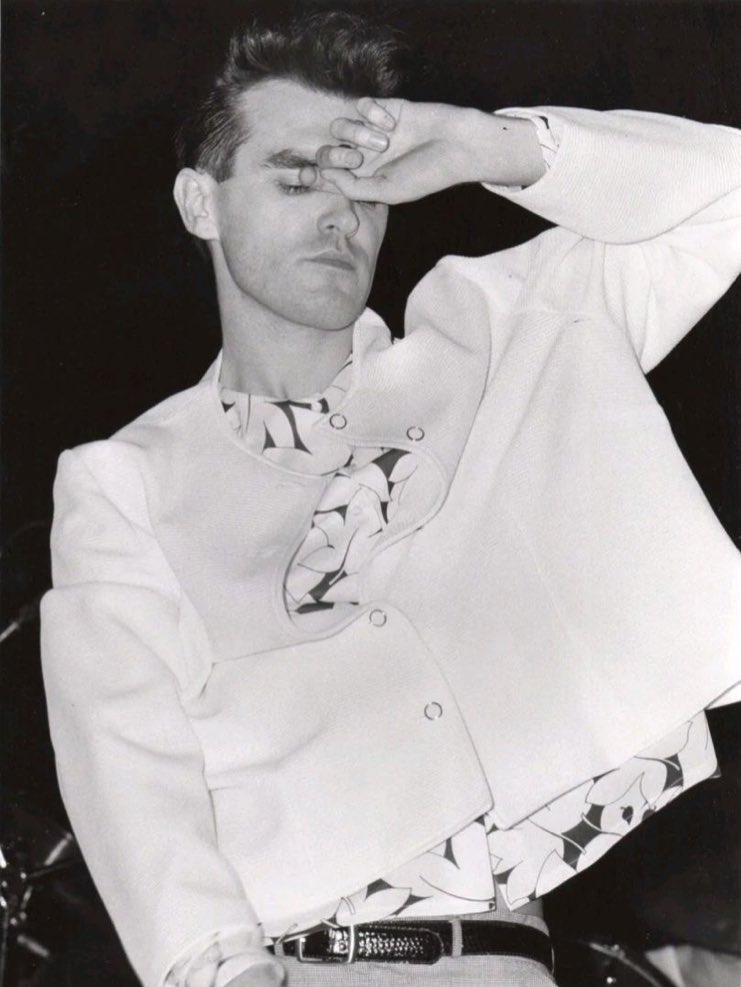 mozpicsdaily's tweet photo. morrissey by phil dent, 1985 https://t.co/7jgPWi58ZC