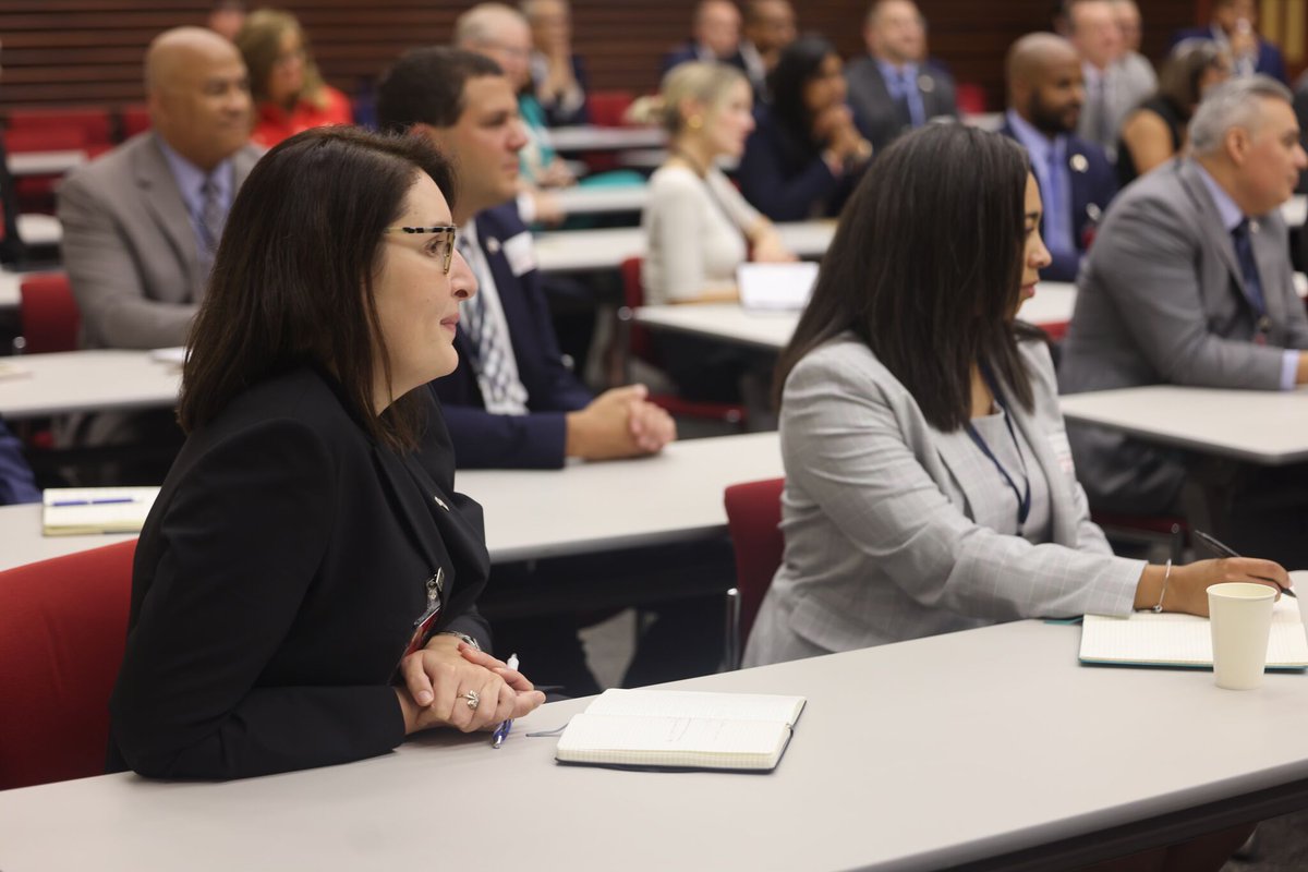 IllinoisEDC's tweet image. The powerhouse team bringing the #BeinIllinois story to Japan this week includes so many impressive women leaders who are guiding the presentations, meetings and events about the innovative industries that put Illinois at the forefront of the careers and industries of tomorrow.
