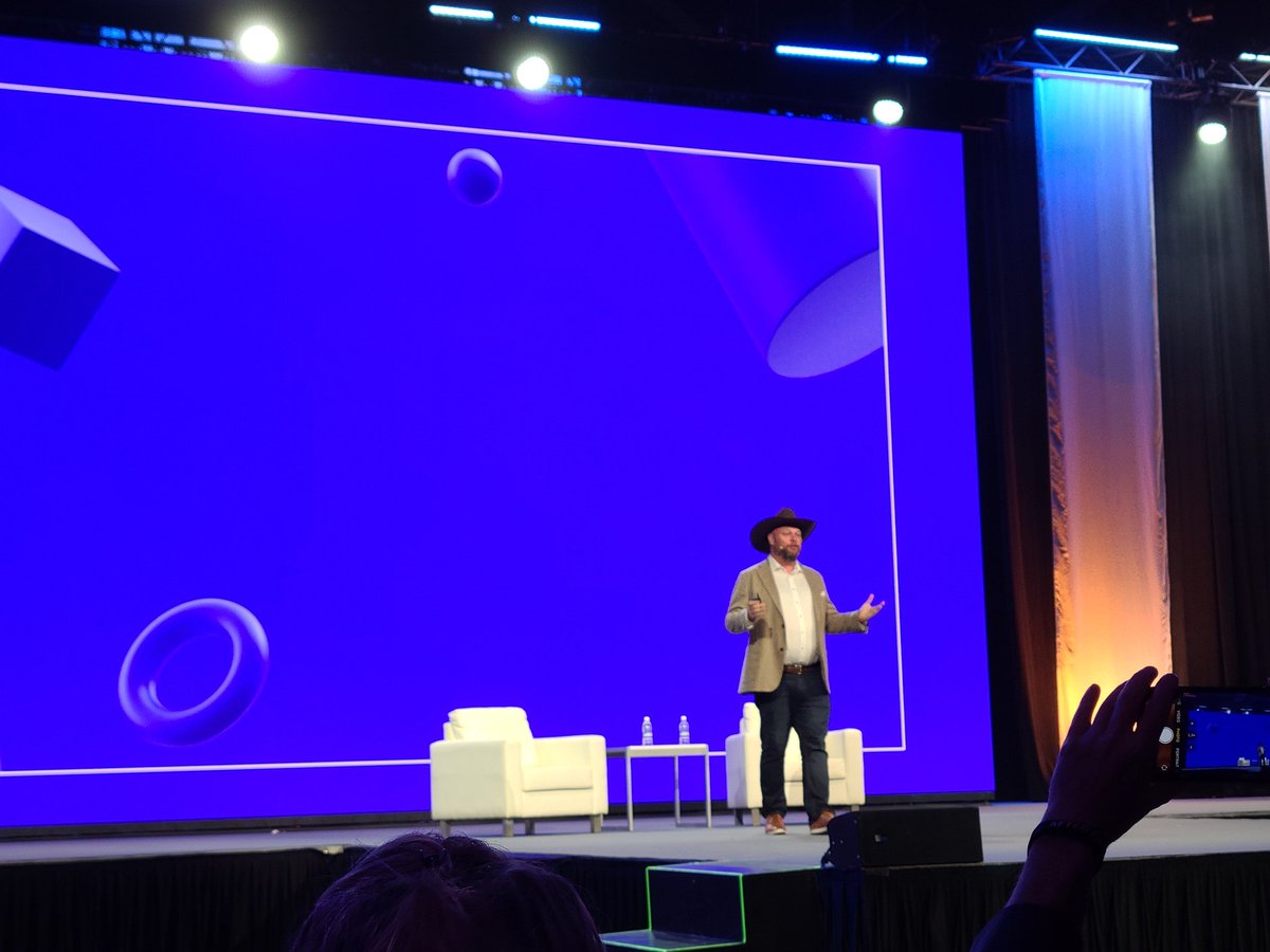 .<a href="/jack_newton/">Jack Newton</a> dons a cowboy hat to close out #ClioCon. First cowboy hat I've seen in Austin (so far)