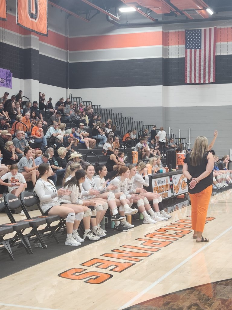 The JV won their first set 25-13 over Decatur, and the 9th fell in a tough one! Varsity Girls will start at the completion of the JV match! Come out and support all of the Lady Porcupines as they look to knock off the Decatur Lady Eagles!

#POJO
#LadyPinesVB