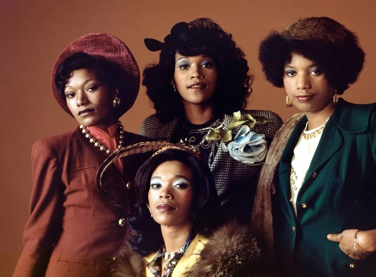 LocalMusicMural's tweet photo. Among many other musicians, we are proud to include The Pointer Sisters on the Bay Area Music Mural!

Indiegogo backer opportunities are still available at:

https://t.co/sxYZ2gywGd

#jasonsavageimages #jasonsavageimagesnw #soundsofourtown #sanfrancisco #bayareamusicmural https://t.co/XDQACFvWz5