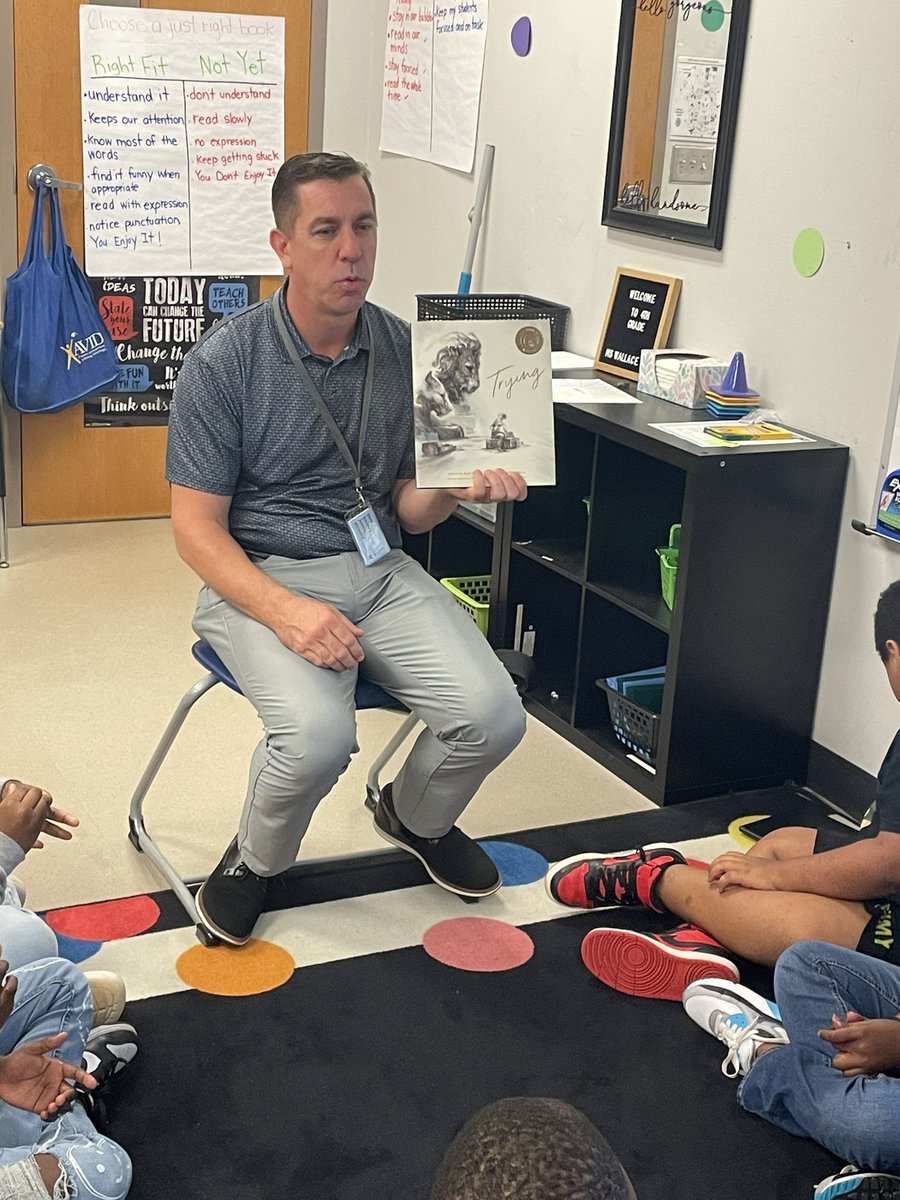 LESGameChangers's tweet image. Yesterday was Global Read Aloud Day and I invited my admin @LeaphartElem and my good friend Dr. Brittani to read to my students. They enjoyed listening to others read their favorite books. Can’t wait til next time! @LexRich5Schools #GlobalReadAloud #Literacy  #TrendThePositive