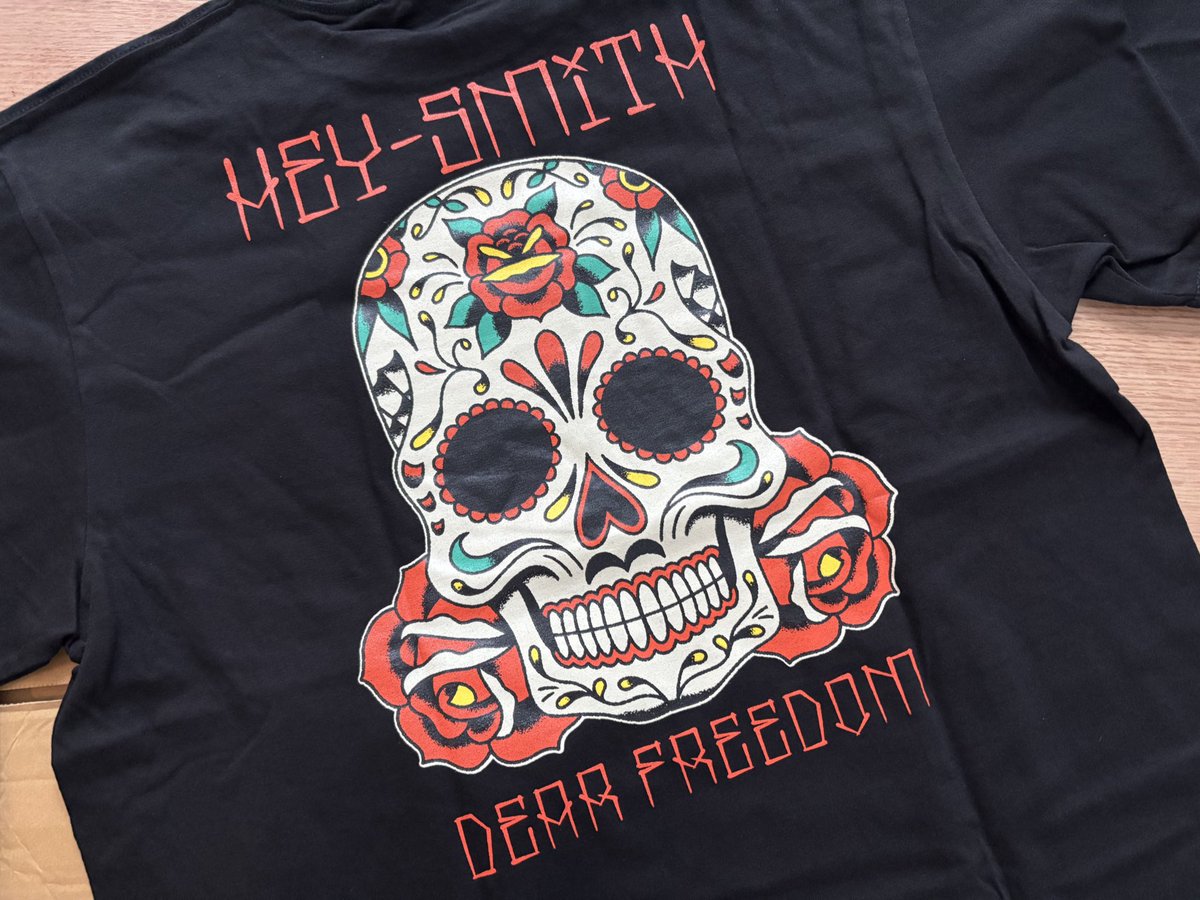 hey_limits's tweet photo. 届いた!🎸🎷🎺🎶
#HEY_SMITH
#DearFreedom https://t.co/ekAWwE6fUq