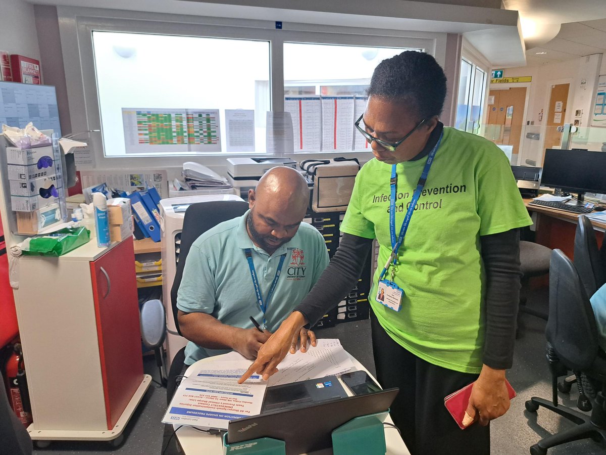 Infection Control Nurse Inez imparting wisdom at the IPC Roadshow in EHCC. #IPSWeek
<a href="/_ClaireMckenna/">Claire McKenna</a> <a href="/EurIngDavid/">David : CEng FCIBSE</a> <a href="/EMarufu/">Eullita Marufu</a> <a href="/SashaJs1980/">Sasha Singh</a> <a href="/NHS_ELFT/">East London NHS Foundation Trust (ELFT)</a>