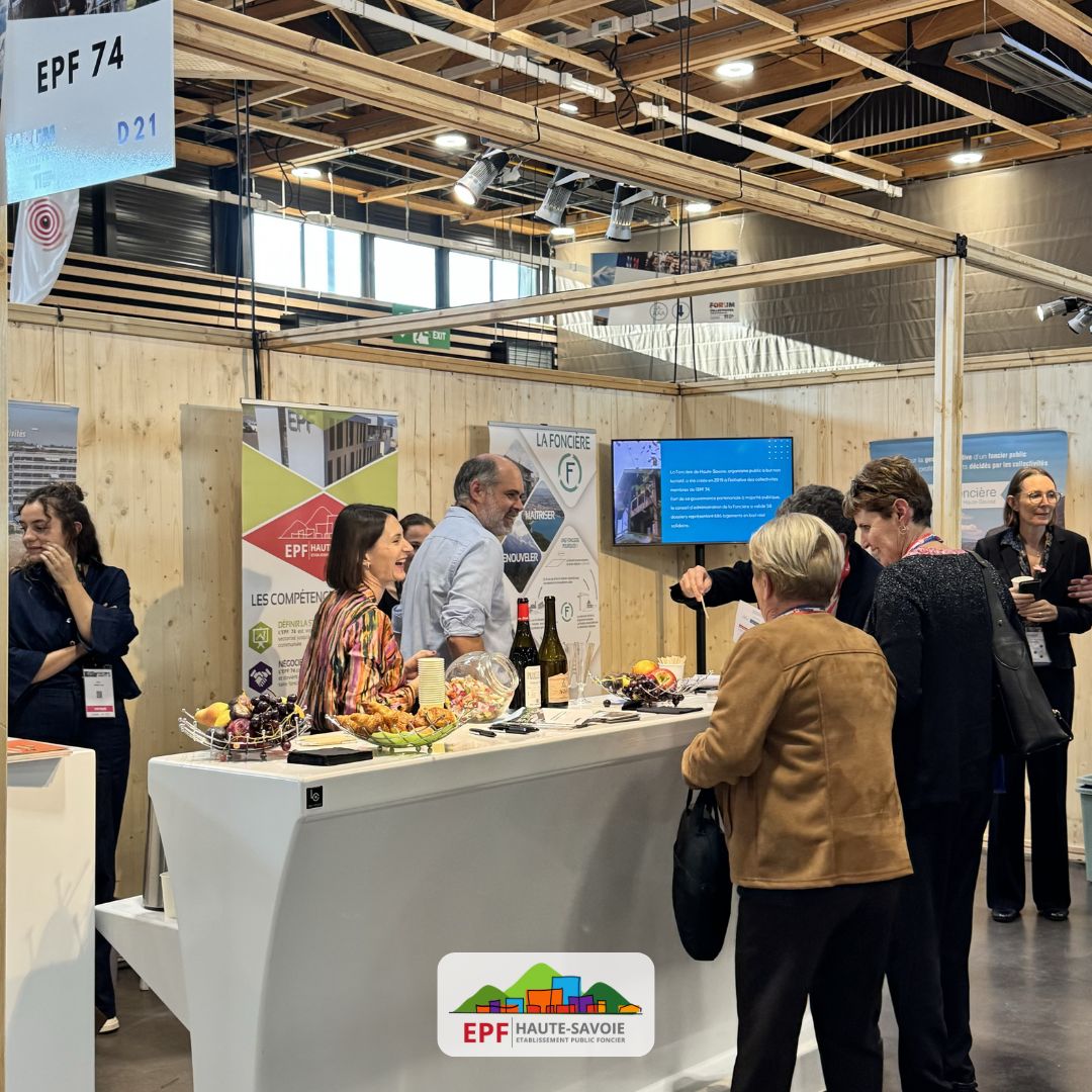 epfl74's tweet image. 𝗥𝗲𝘁𝗼𝘂𝗿 𝘀𝘂𝗿 𝗹𝗲 𝗙𝗼𝗿𝘂𝗺 𝗱𝗲𝘀 𝗖𝗼𝗹𝗹𝗲𝗰𝘁𝗶𝘃𝗶𝘁é𝘀  𝟮𝟬𝟮𝟰 ! ✨

L’EPF 74 remercie tous les participants et visiteurs qui sont passés sur 𝙣𝙤𝙩𝙧𝙚 𝙨𝙩𝙖𝙣𝙙, et 𝙩𝙖𝙗𝙡𝙚𝙨 𝙧𝙤𝙣𝙙𝙚𝙨 vendredi dernier !🙏

#foncier #forumcollectivités #hautesavoie