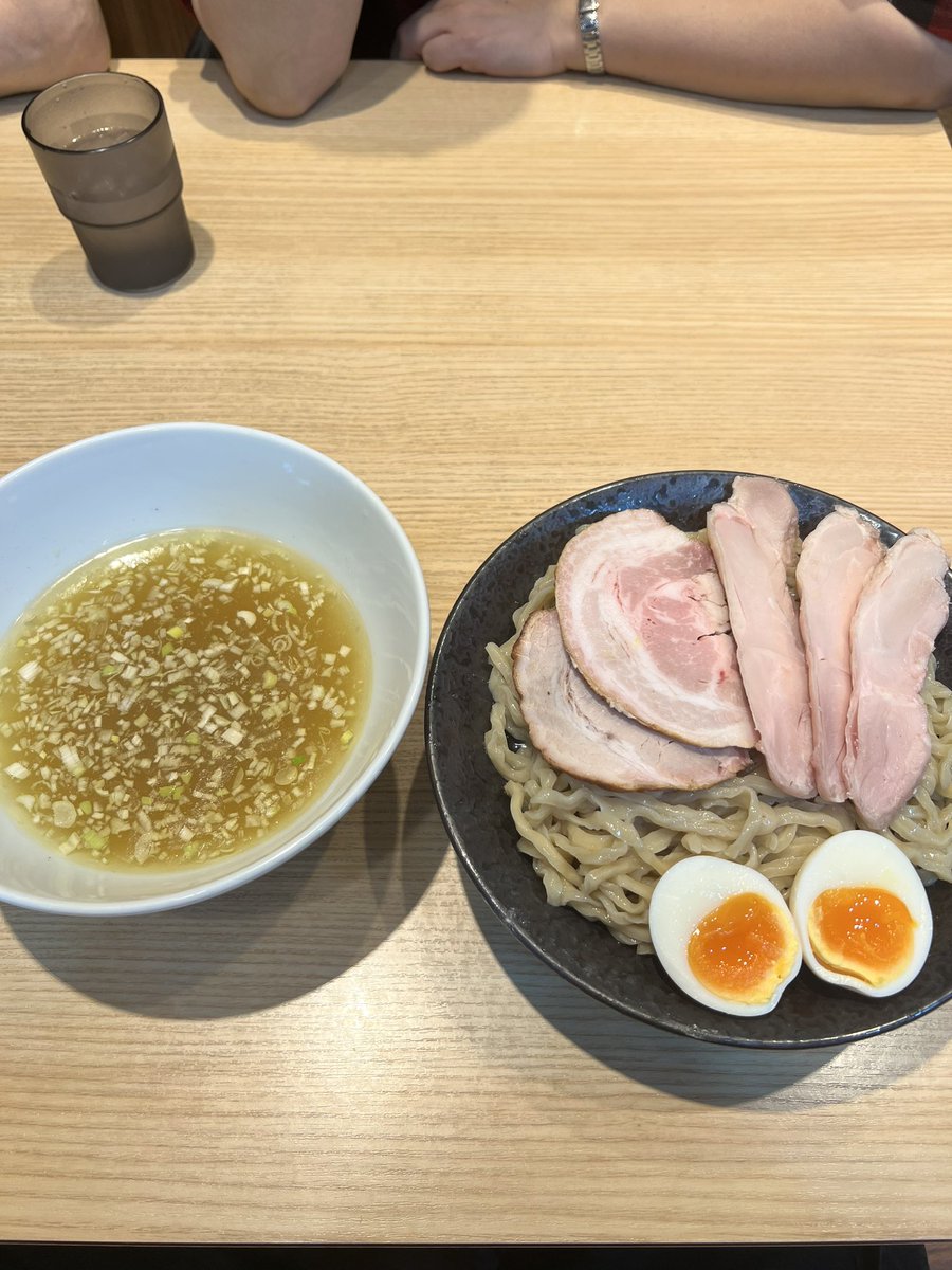 kaz_sudo's tweet photo. シャバの飯は美味ぇなぁ... https://t.co/jucJUrTtCF