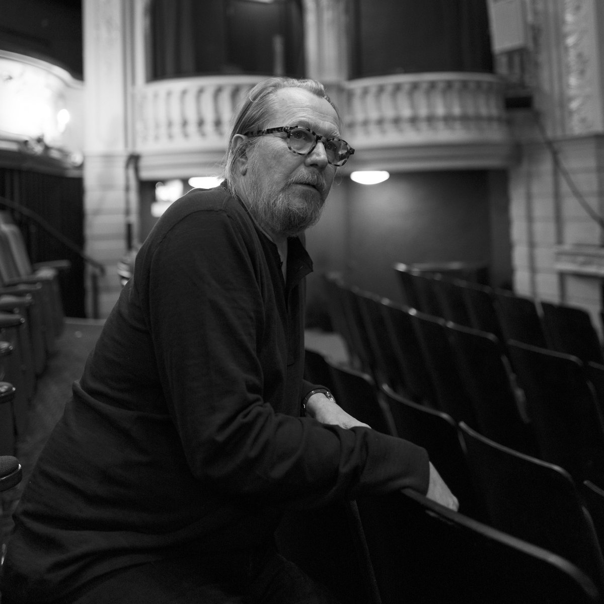 Breaking: Gary Oldman to return to the stage in York next year whatsonstage.com/news/gary-oldm…