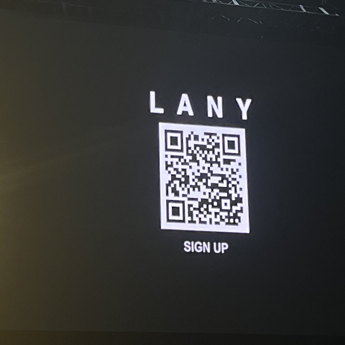 Rapidiw's tweet photo. Serba serbi konser Lany 🤟🏻😎

Honest review : SERU!!
This is why.. https://t.co/O76bXOsPXz