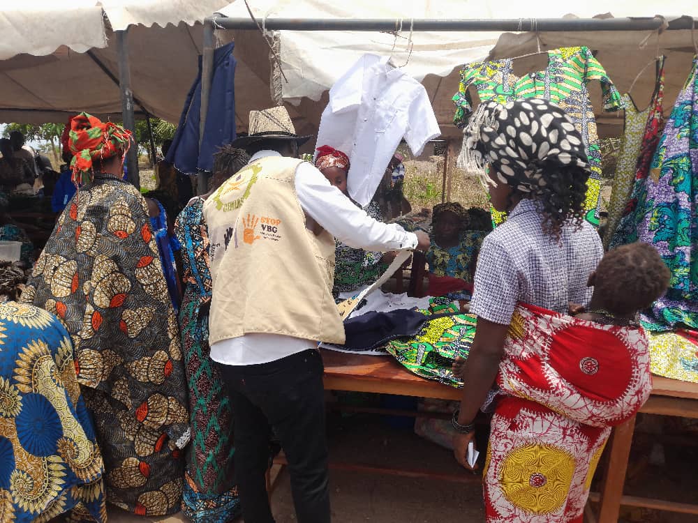CENEAS_RDC's tweet photo. Province de  #Tanganyika
Dans le cadre de la journée mondiale de la femme rurale, l'ONG CENEAS a organisé une Sensibilisation sur l’implication de la femme  dans la sécurité alimentaire pour propulser le développement, la stabilité de sa famille et lutte contre le VBG. https://t.co/uaKL6FtSw2