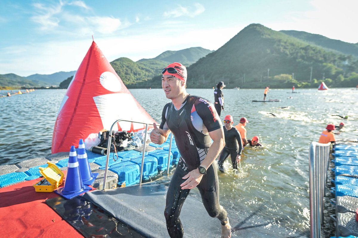 YoungDaeKim2's tweet photo. I participated in IRONMAN Gurye, Korea, which was a bucket list, and completed it.
I gained the confidence to do anything.
I think the Thorlabs TRISUIT I made is cool no matter how much I look at it
I'm planning to wrap up this year with the next two competitions.
Let’s go Thor!! https://t.co/6iEhoGFnxw