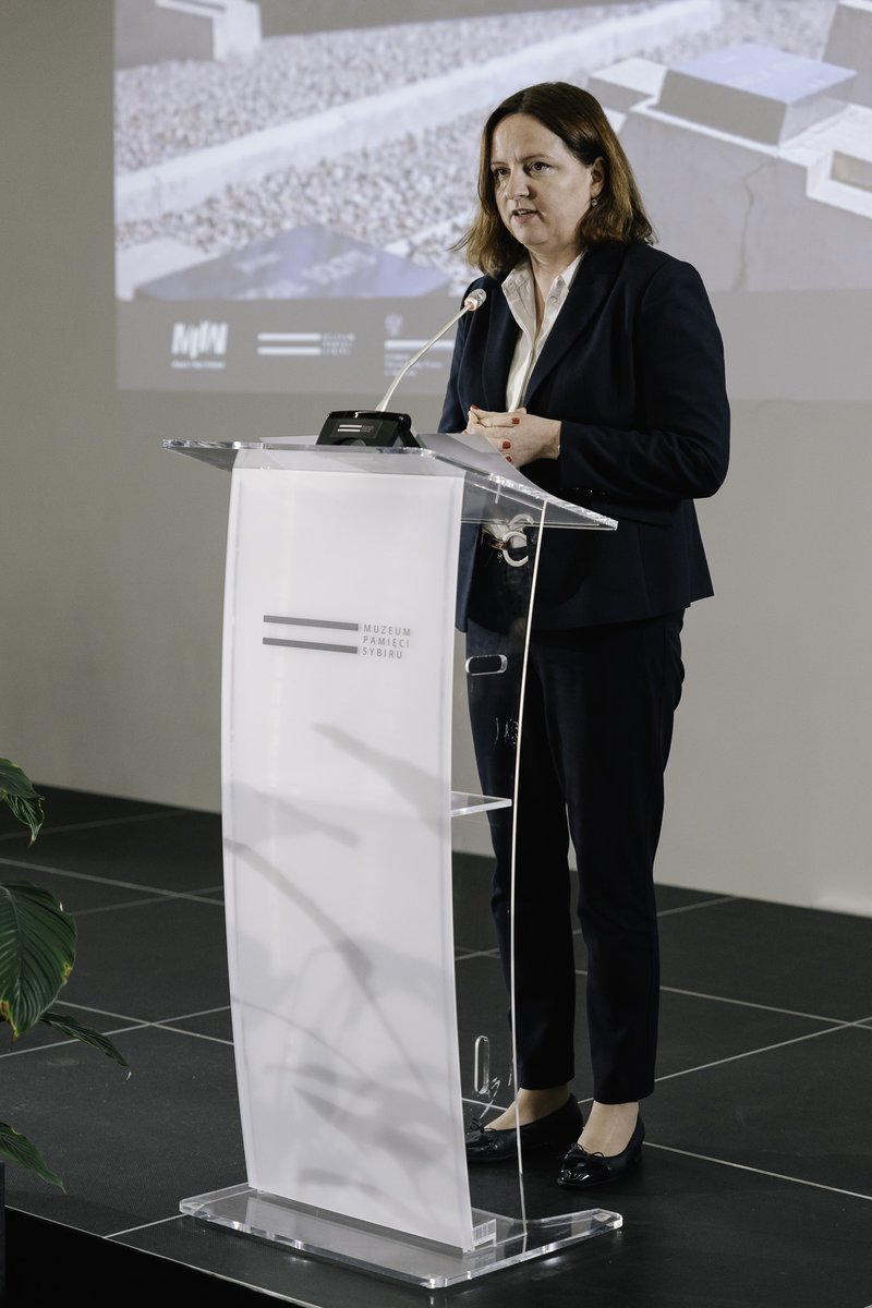 W Muzeum Pamięci Sybiru został zaprezentowany portal "Polskie cmentarze w Uzbekistanie". To wspólny projekt Muzeum Pamięci Sybiru, Muzeum II Wojny Światowej i Ambasady RP w Uzbekistanie, dokumentujący miejsca pamięci polskich zesłańców. 
🔗 cmentarzewuzbekistanie.org.pl