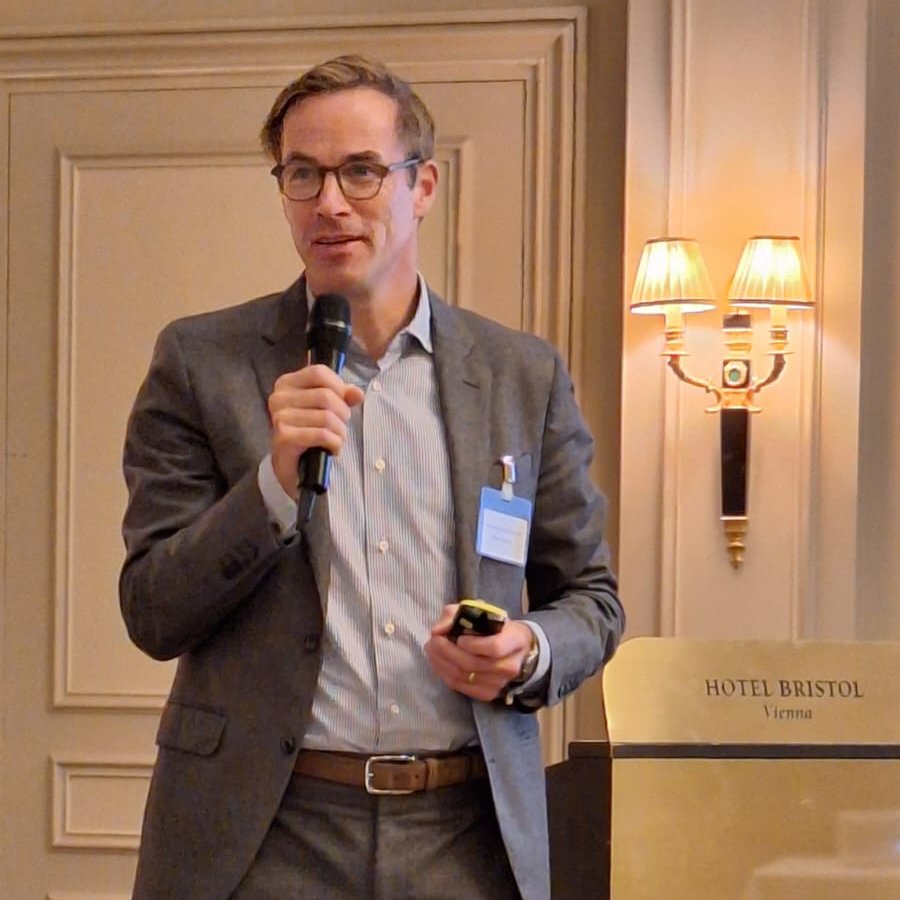 4investors's tweet image. Und weiter geht es auf der Wiener Kapitalmarktkonferenz mit Blue Cap und deren CEO Henning von Kottwitz. Zum #Aktien-Snapshot: 4investors.de/aktien/bluecap… #bluecap