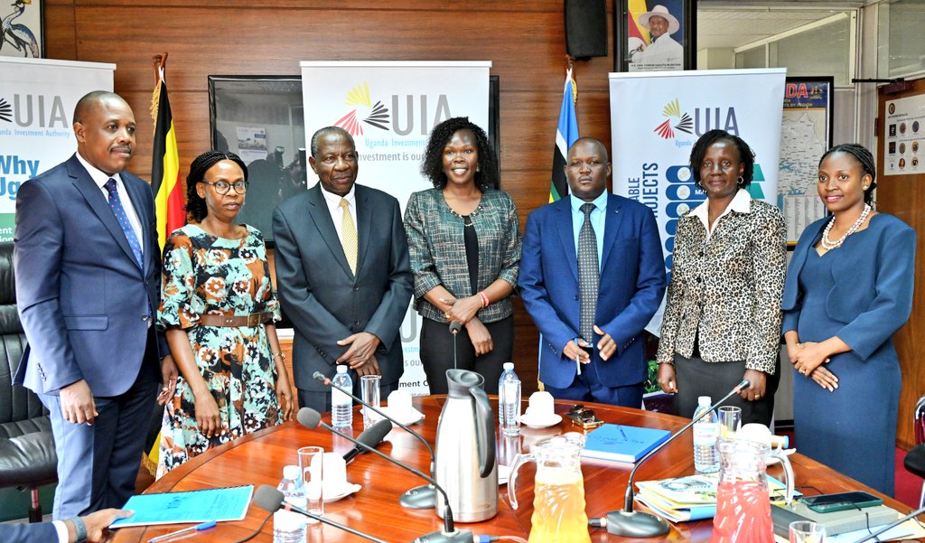 Ministry of Finance (@mofpedu) on Twitter photo The New Board of <a href="/ugandainvest/">Uganda Investment Authority</a> chaired by Dr. Robert Kyamanywa has been inaugurated this morning at <a href="/mofpedU/">Ministry of Finance</a> by the Finance Minister <a href="/MatiaK5/">Matia Kasaija</a> in the presence of Minister of State for Investment and Privatization <a href="/Anite__Evelyn/">Evelyn AnitE</a> and technical team from <a href="/ugandainvest/">Uganda Investment Authority</a>
The outgoing The New Board of <a href="/ugandainvest/">Uganda Investment Authority</a> chaired by Dr. Robert Kyamanywa has been inaugurated this morning at <a href="/mofpedU/">Ministry of Finance</a> by the Finance Minister <a href="/MatiaK5/">Matia Kasaija</a> in the presence of Minister of State for Investment and Privatization <a href="/Anite__Evelyn/">Evelyn AnitE</a> and technical team from <a href="/ugandainvest/">Uganda Investment Authority</a>
The outgoing