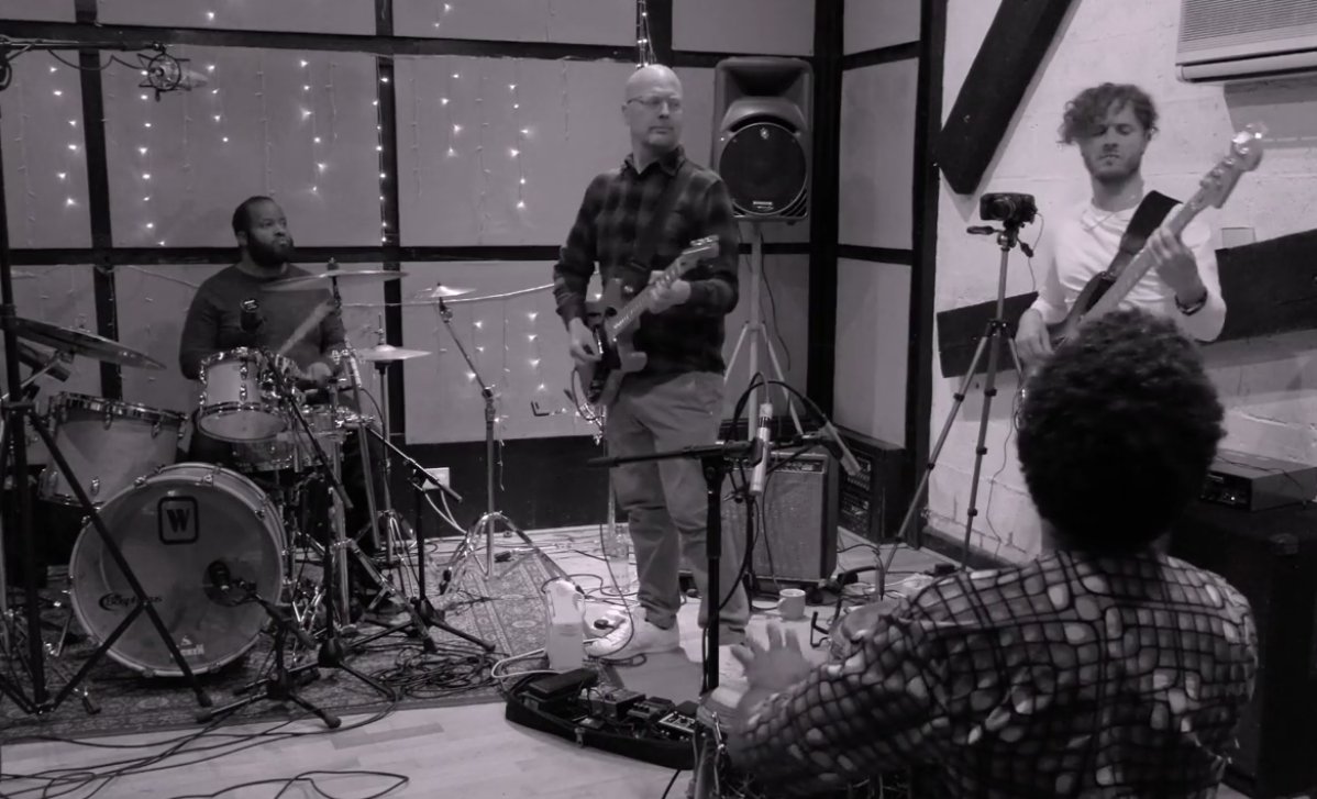 Americký P-Funk, ostrovní Brit-Funk a přirozená hráčská vitalita - to jsou <a href="/TheBoomYeh/">The Boom Yeh</a>? Mají venku albovou novinku Near-Earth Objects. Skladbu Pocket Rocket nasazuji na místo jedničky mého spotify #VelkýSummitPlaylist.
#DoporučenoPanemPudinkem
youtu.be/Z5PyzhgpkDc?si…